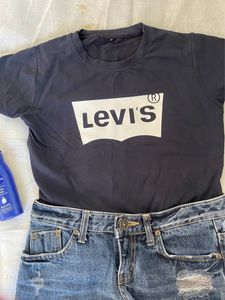 Levi’s Top😍❤️