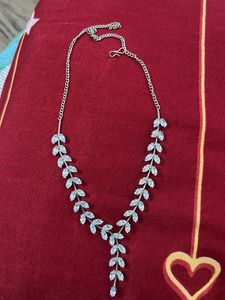 Leaf Design Necklace with earrings