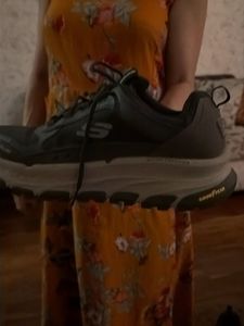 selling  sketchers