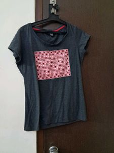 Gray Graphic Tee - Size Medium