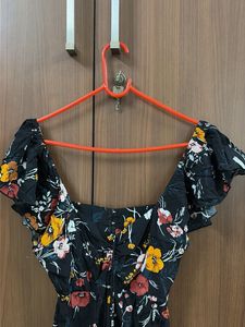 Unused Ruffle Sleeve Dress