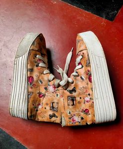 Cute Eiffel Tower &amp; Floral Print Sneakers