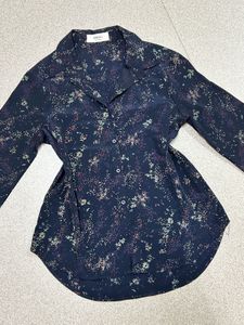 Chic Floral Print Button-Up Shirt