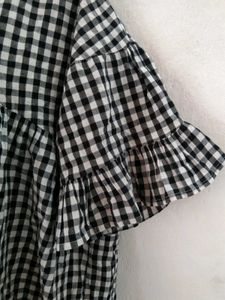 Checkered V-Neck Ruffle Sleeve Top