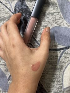 Huda Beauty Liquid Matte Lipstick shade - wifey