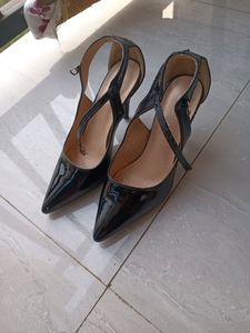 Black Patent Court Heels