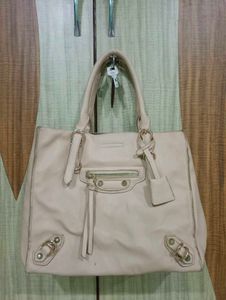 Elegant Beige Handbag