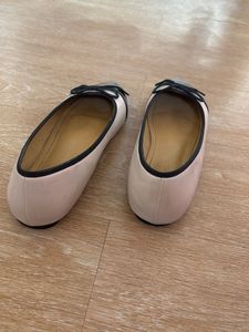 Chic Two-Tone Ballet Flats