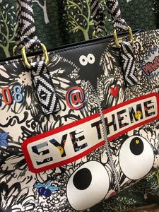 Hand Bag Eye Theme