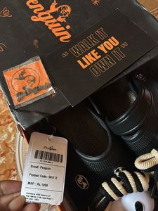 Trendy - Penguin Googly Eye Clogs