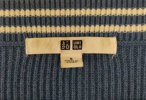 Uniqlo V Neck Blue Jumper