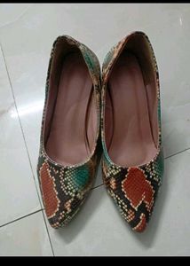 Stylish Snake Print Heels