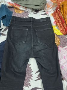 Classic Black Skinny Jeans