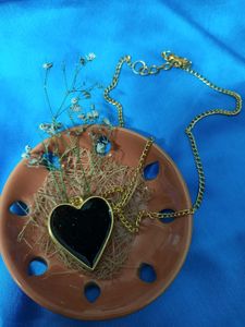 Sparkling Black Heart One Necklace In Two Colours