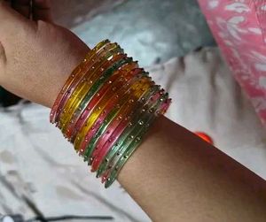 Vibrant Glitter Bangles Set( multicolour glass ban