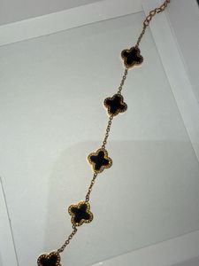 Elegant Clover Bracelet