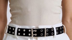 yk2 black studded belt