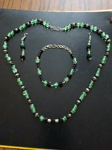 Green Beaded Necklace Bracelet Earrings Set