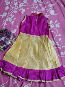 Size 32 New Girls Festive Kurta Set with Leggings