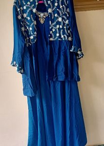 📍Stylish Kurti With Heavy Overcoat 🔥