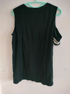 Zink London Cold Shoulder Top
