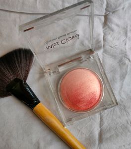 Miss Claire Gradient Baked Highlighter