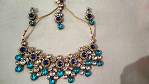 Exquisite Blue &amp; Clear Stone Necklace Set