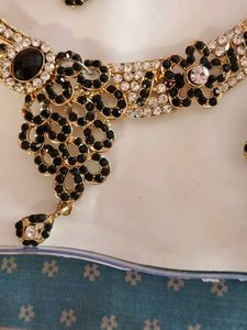 Stunning Black &amp; Gold Jewelry Set