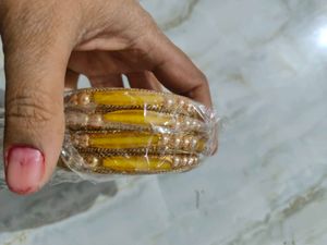 Yellow &amp; Pearl Bangle Set