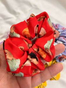 SET OF 5 BTS SCRUNCHIES🌸