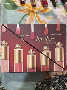 Nourishing Lip Gloss Collection