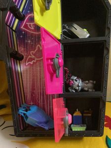 Monster High Doll Box and Accessories