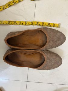 Elegant Juttis