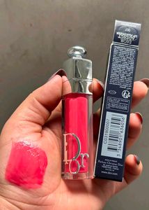 Dior addict lip maximiser Shade 04 (coral)