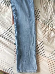Light Wash straight fit Jeans