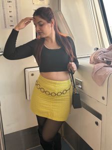 Chic Yellow Textured Mini Skirt