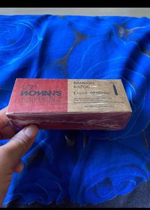 The Woman's Company Bamboo Razor Kit