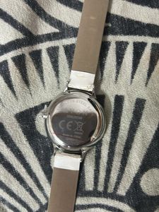 Stylish White Leather Strap Watch
