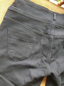 Black Ankle Length jeans For women