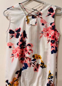 Rare Floral Sleeveless Pleated blouson