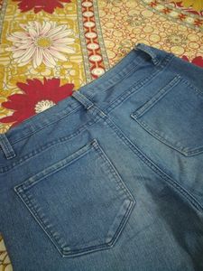 It's FOREVER 21 denim Jeans For Women