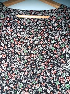 Cute Floral Printed Crop Top (Women's)