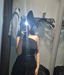 ZARA Chic One-Shoulder Asymmetrical Black Bodysuit