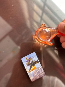 toy magnifying glass