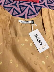 ✨ Modran Floral Printed Short Kurti