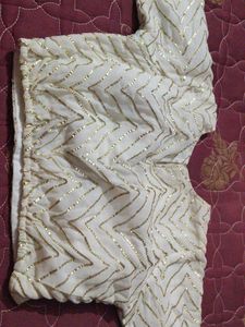 Elegant White Blouse with Gold Accents size M
