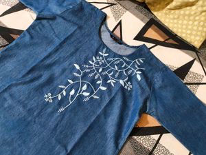 Denim short  n beautiful sobar olive Kurti