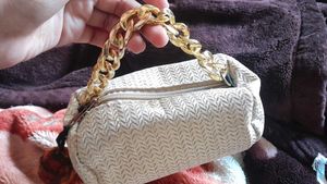 Chic hand Bag with Gold Chain Detail
