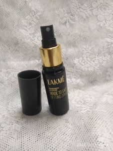 Lakme Made to Last Setting Spray