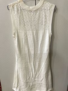 Chic White Sleeveless Crochet Top